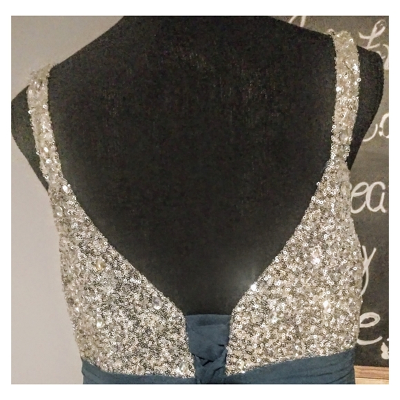 FORMAL DRESS - Picture 4 of 5